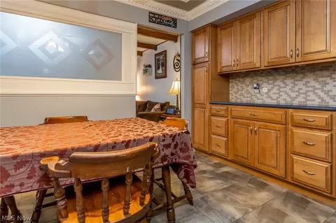 7410 Wake Robin Dr, Parma, OH 44130 photo 12