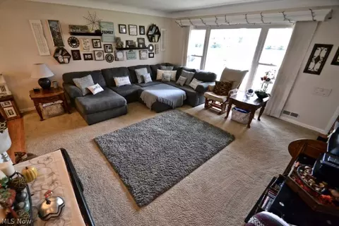 7314 Whitaker Dr, Parma, OH 44130 photo 7