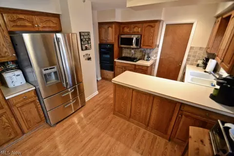 7314 Whitaker Dr, Parma, OH 44130 photo 9