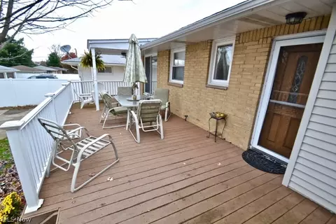 7314 Whitaker Dr, Parma, OH 44130 photo 4