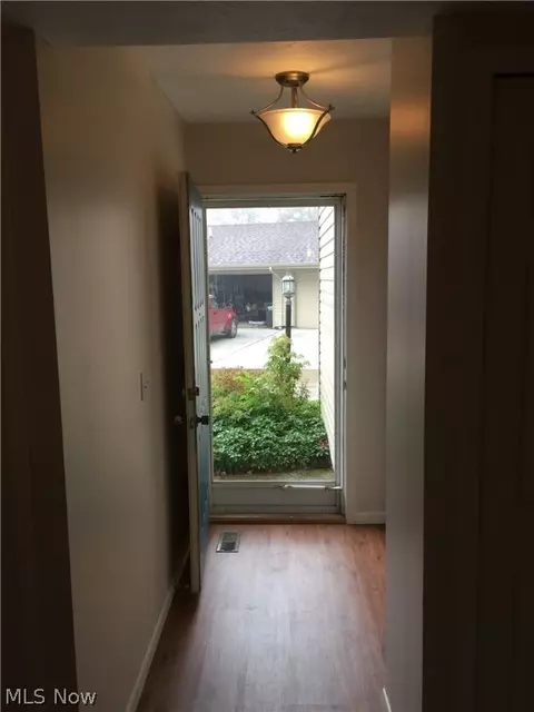10084 Hideaway Cv, Aurora, OH 44202 photo 9