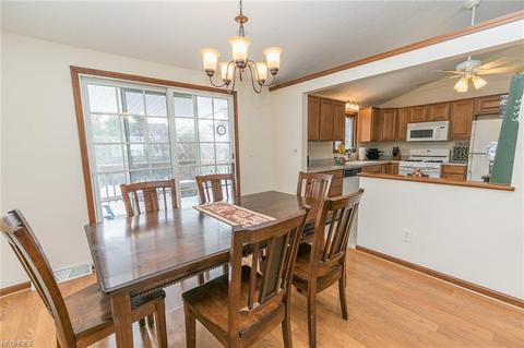 3105 Marda Dr, Parma, OH 44134 photo 10