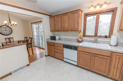 3105 Marda Dr, Parma, OH 44134 photo 14