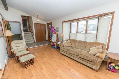 3105 Marda Dr, Parma, OH 44134 photo 5