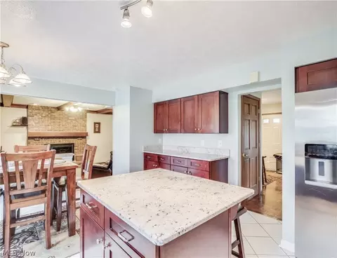 1505 William Cir, Parma, OH 44134 photo 9