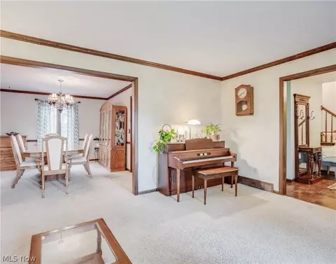 1505 William Cir, Parma, OH 44134 photo 5