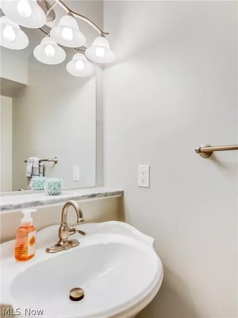 1505 William Cir, Parma, OH 44134 photo 14