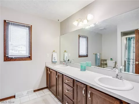 1505 William Cir, Parma, OH 44134 photo 18