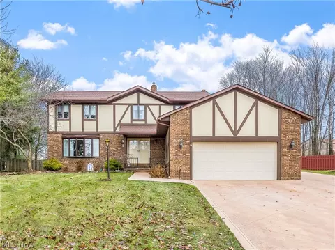1505 William Cir, Parma, OH 44134 photo 1