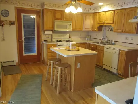 10025 W Ridge Rd, Elyria, OH 44035 photo 4