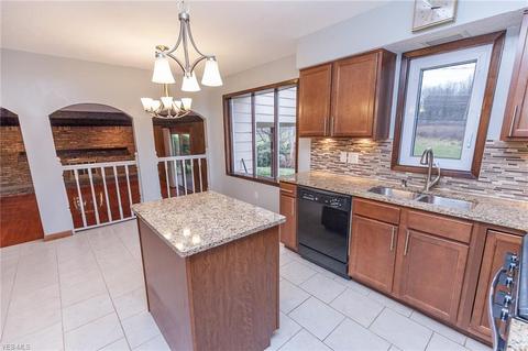 6967 Carol Dr, Independence, OH 44131 photo 11