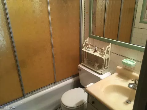 5255 Arch St, Maple Heights, OH 44137 photo 11