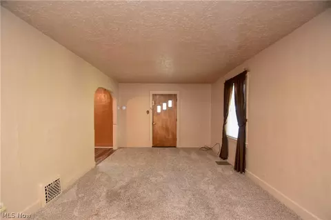 414 Creed St, Struthers, OH 44471 photo 5