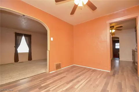 414 Creed St, Struthers, OH 44471 photo 9