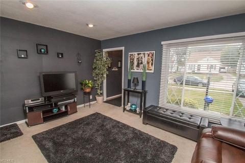 1016 Hillsdale Rd, Parma, OH 44134 photo 11