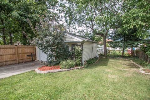 1016 Hillsdale Rd, Parma, OH 44134 photo 5