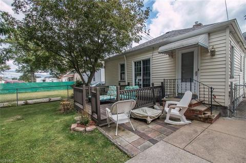1016 Hillsdale Rd, Parma, OH 44134 photo 3