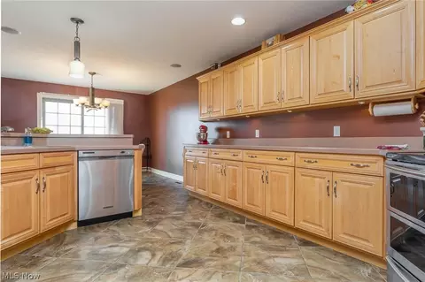 1025 Eagle Ridge Dr, Huron, OH 44839 photo 9