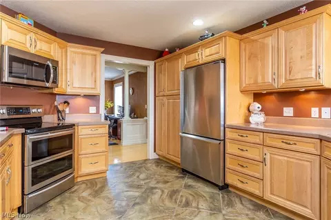 1025 Eagle Ridge Dr, Huron, OH 44839 photo 8