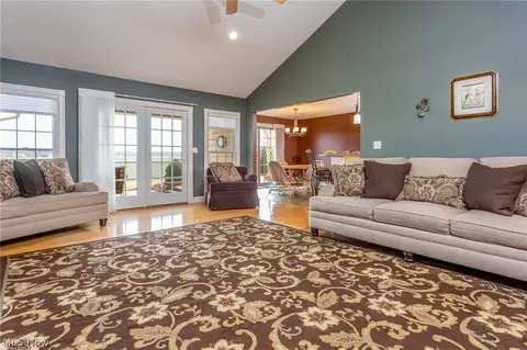 1025 Eagle Ridge Dr, Huron, OH 44839 photo 5