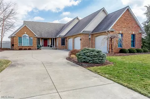 1025 Eagle Ridge Dr, Huron, OH 44839 photo 1