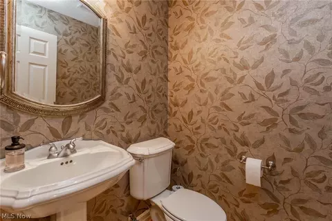 1025 Eagle Ridge Dr, Huron, OH 44839 photo 13