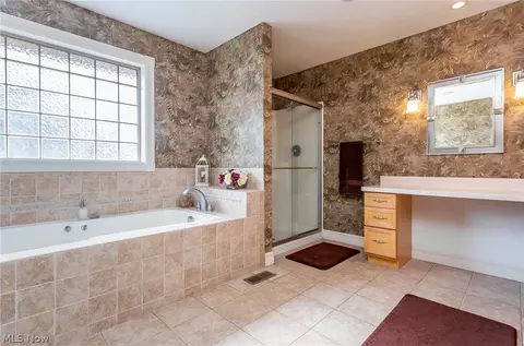 1025 Eagle Ridge Dr, Huron, OH 44839 photo 18