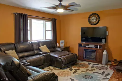 4434 Diane Dr, Ashtabula, OH 44004 photo 4