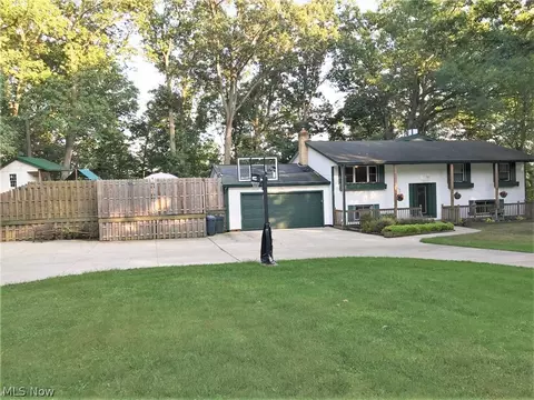 4434 Diane Dr, Ashtabula, OH 44004 photo 2