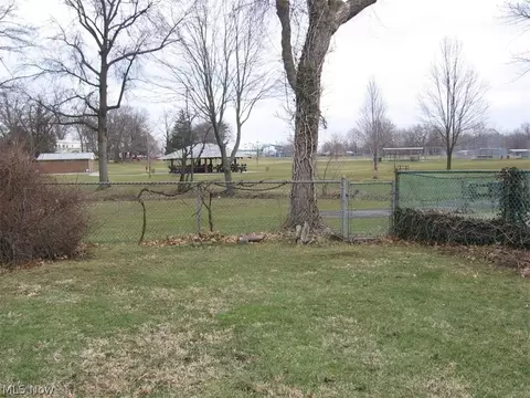 28781 Clark Dr, Wickliffe, OH 44092 photo 28