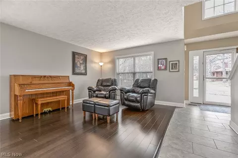 6033 Collins Rd, Mentor, OH 44060 photo 5