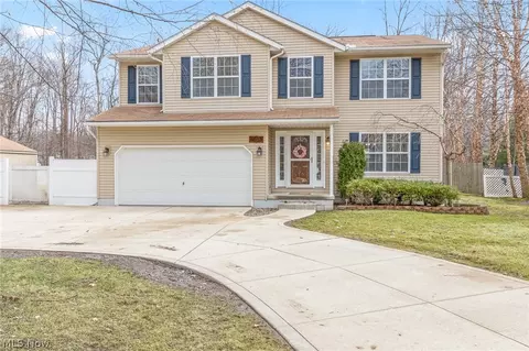 6033 Collins Rd, Mentor, OH 44060 photo 1