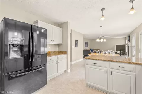 6033 Collins Rd, Mentor, OH 44060 photo 12