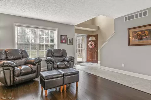 6033 Collins Rd, Mentor, OH 44060 photo 6