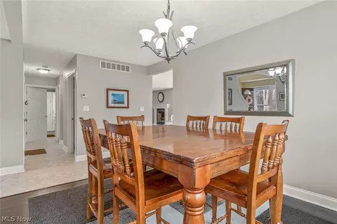 6033 Collins Rd, Mentor, OH 44060 photo 7
