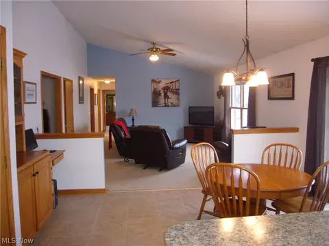 5864 Tyro St NE, Canton, OH 44721 photo 9
