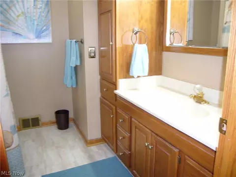 5864 Tyro St NE, Canton, OH 44721 photo 19