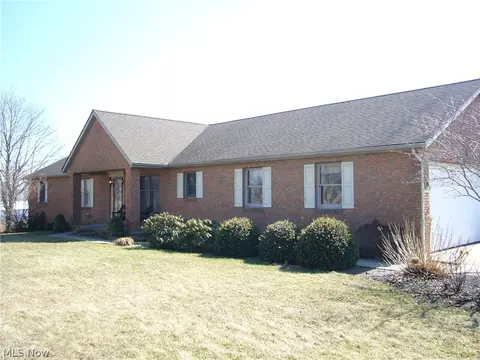5864 Tyro St NE, Canton, OH 44721 photo 3