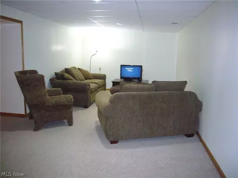 5864 Tyro St NE, Canton, OH 44721 photo 18