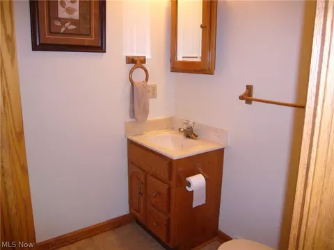 5864 Tyro St NE, Canton, OH 44721 photo 15