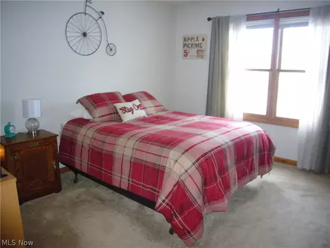 5864 Tyro St NE, Canton, OH 44721 photo 10