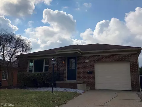 116 Wayne Ave, Akron, OH 44301 photo 1