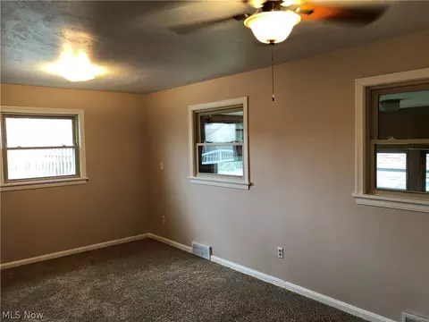 116 Wayne Ave, Akron, OH 44301 photo 5