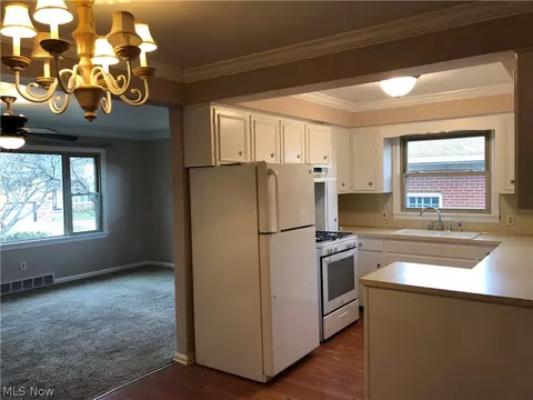 116 Wayne Ave, Akron, OH 44301 photo 3