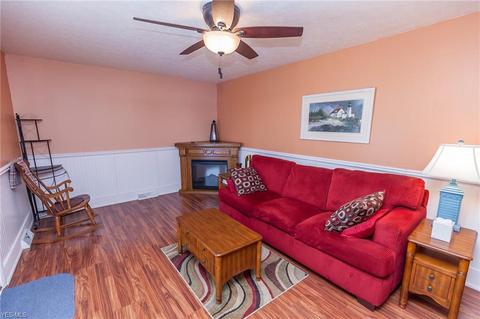 10880 Baron Dr, Parma, OH 44130 photo 17