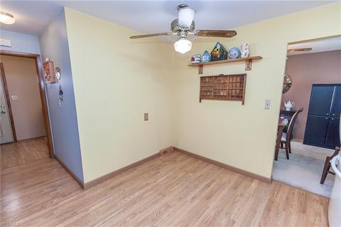10880 Baron Dr, Parma, OH 44130 photo 12