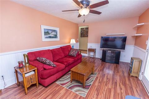 10880 Baron Dr, Parma, OH 44130 photo 18