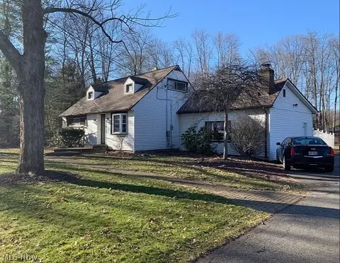 4023 Devon, Howland, OH 44484 photo 2