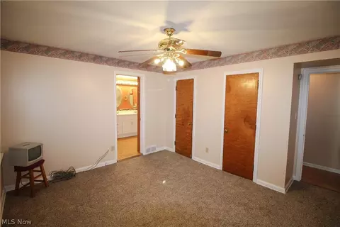1966 Parkgate Ave, Akron, OH 44320 photo 13