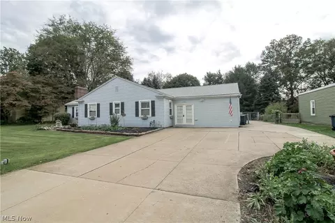 1966 Parkgate Ave, Akron, OH 44320 photo 30